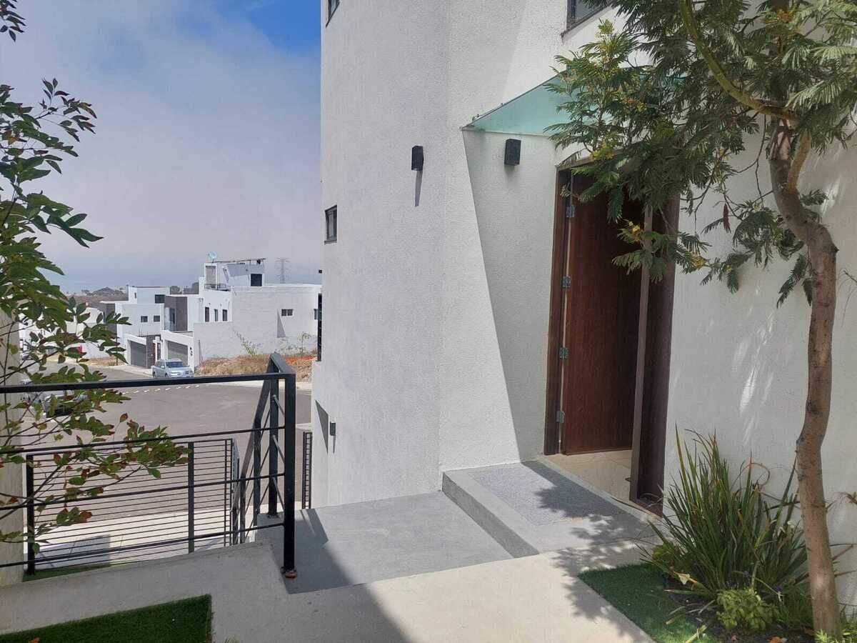 San Marino Home For Sale Picture 10