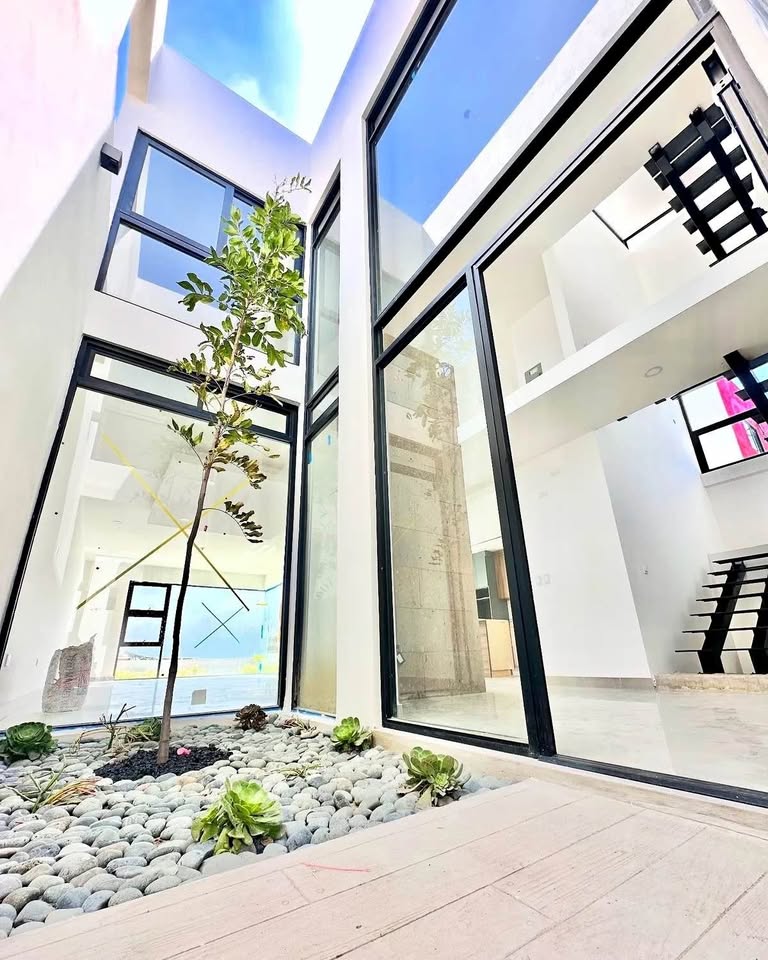 Villa Mar Home For Sale Picture 0