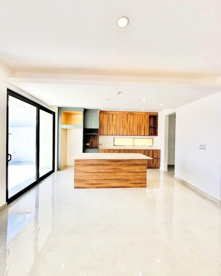 Villa Mar Home For Sale Picture 7